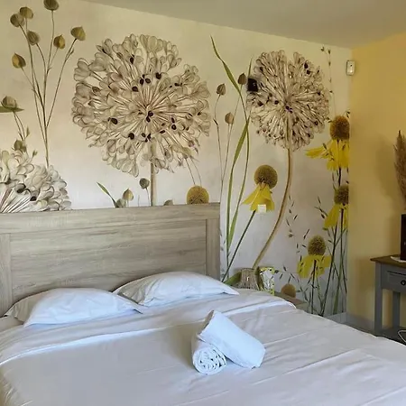 De 250 M2, Climatise Villa Montpeyroux (Herault)
