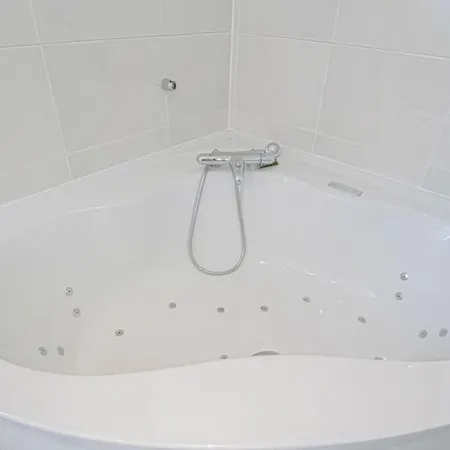 De 250 M2, Climatise Villa Montpeyroux (Herault)