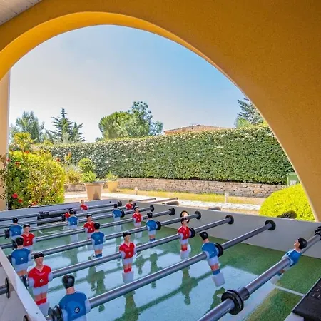 Villa De 250 M2, Climatise *
