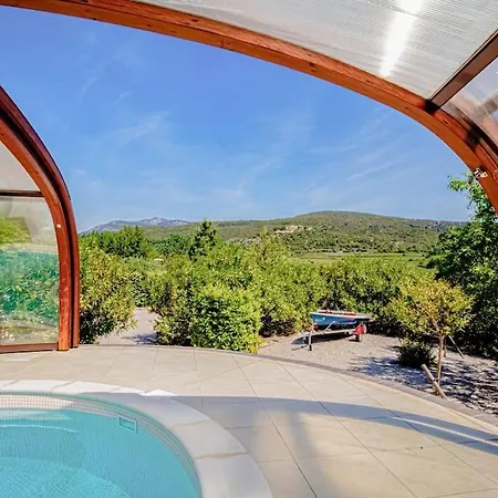 Villa De 250 M2, Climatise