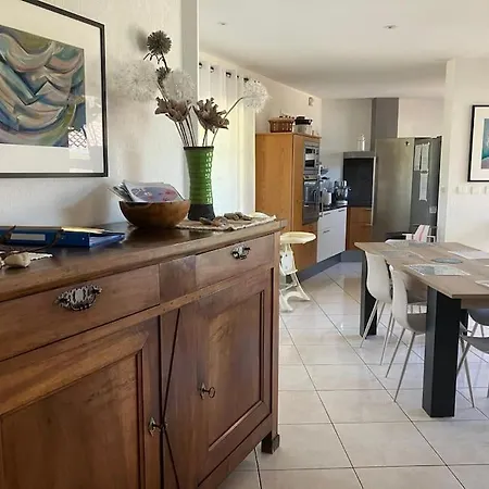 Villa De 250 M2, Climatise *