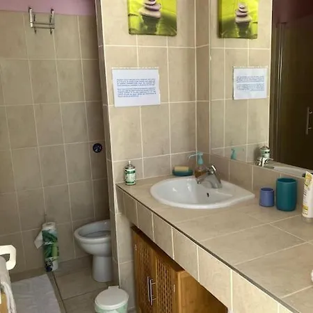 Villa De 250 M2, Climatise *